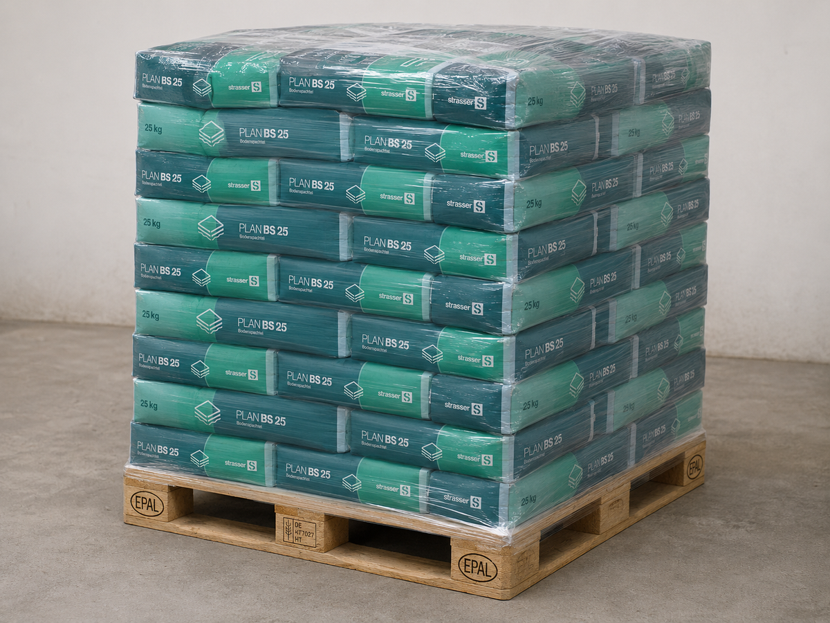 Strasser PLAN BS 25 Bodenspachtel: in Folie gewickelte Palette mit 25-kg-Säcken
