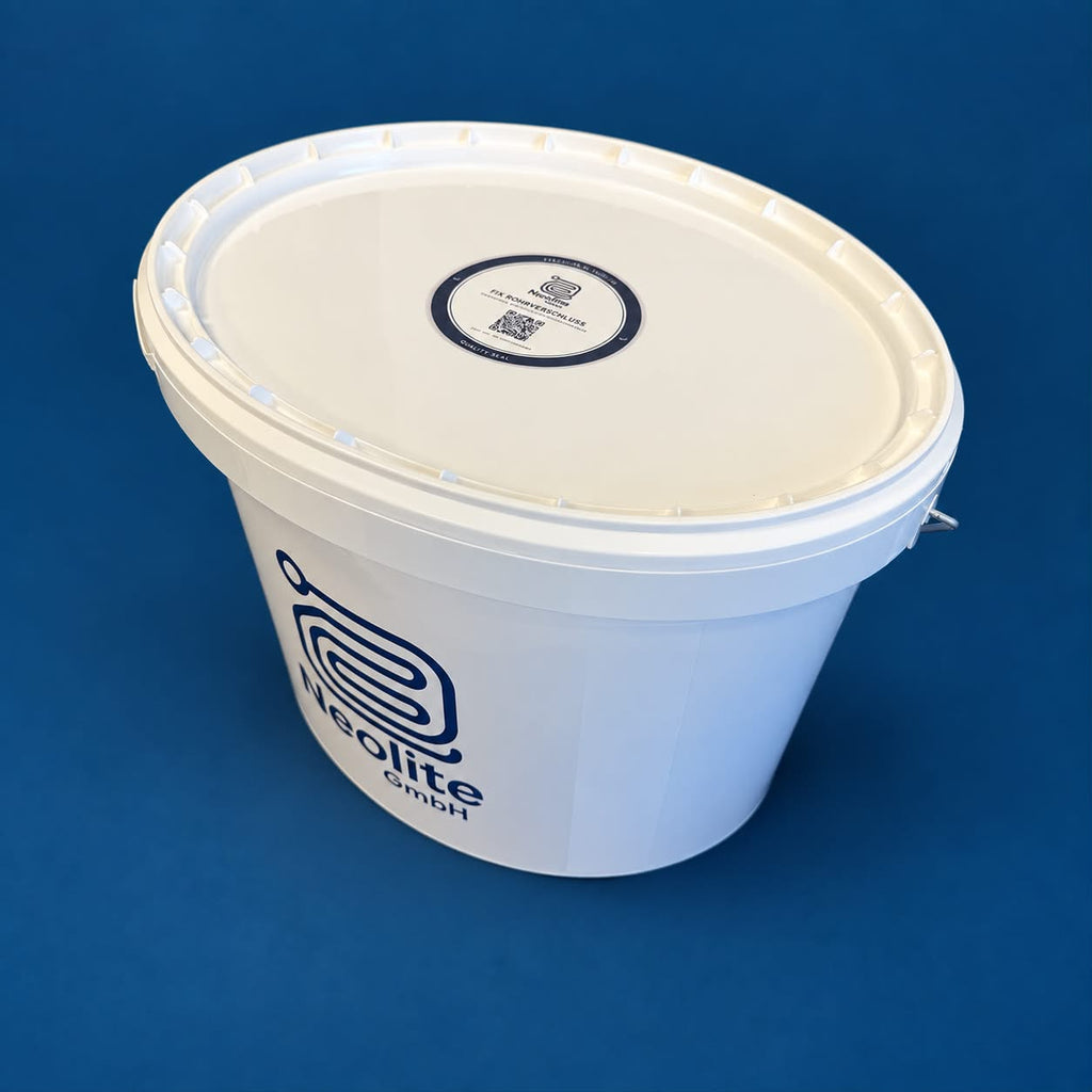 Neolite Testeimer 12,5 kg schräg von oben, weißer Deckel mit rundem Etikett